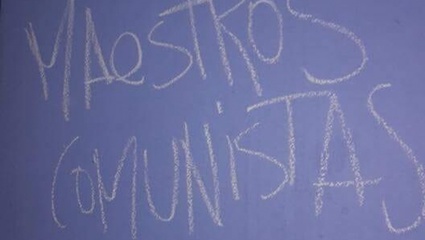 Tras la Marcha Federal, la sede de Suteba Merlo apareció escrachada con símbolos nazis