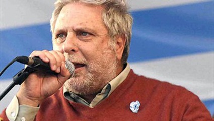 Un ex integrante de la Mesa de Enlace Rural le exigió a Dujovne que "traiga los millones que tiene afuera"