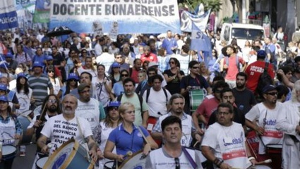 El Frente de Unidad Docente analizará cómo seguirán los reclamos contra María Eugenia Vidal