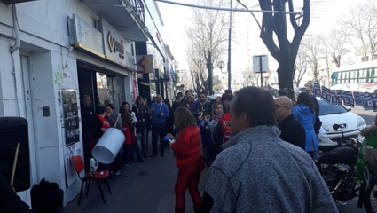 Trabajadores del PAMI protestaron contra el 13% acordado en paritaria
