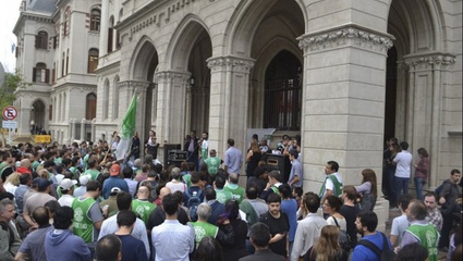 Despidos y desalojo en el Ministerio de Agroindustria