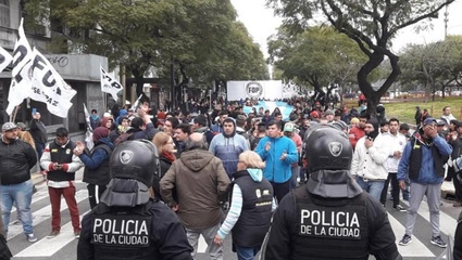 Organizaciones populares marchan al Ministerio de Insfraestructura de la Provincia