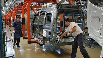Crisis automotriz: por falta de demanda Renault suspende a todo el personal de una planta de Tandil