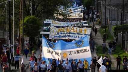 Tandil: Masiva movilización en defensa de la metalúrigica cerrada por Renault
