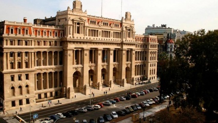 Mañana comienzan las audiencias públicas en la Corte por el caso Farmacity SA