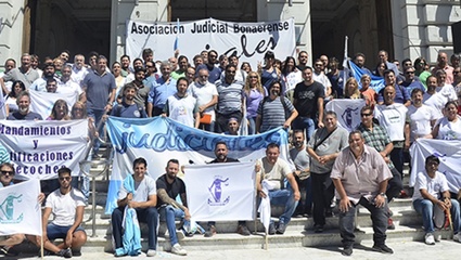 Trabajadores judiciales pararán mañana y movilizarán hacia la Corte Suprema Bonaerense