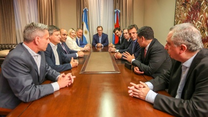 Pichetto y Massa reunieron a ocho gobernadores y le dieron volúmen territorial a su alternativa no kirchnerista