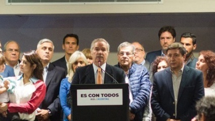 Solá lanzó su frente electoral y reclamó por la unidad opositora
