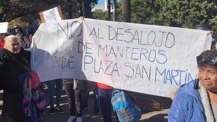 Blindaje policial en Plaza San Martín: los feriantes se movilizan contra el desalojo