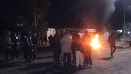 Un viernes caótico en La Plata: desalojos, operativos policiales y un nuevo apagón