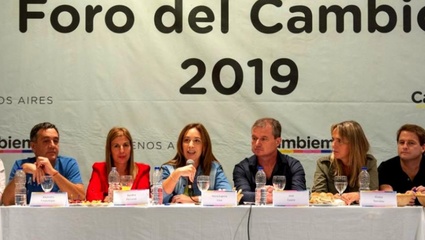 Antes de retomar la campaña, Vidal reúne a los candidatos "sin tierra" en busca de reestablecer el orden interno