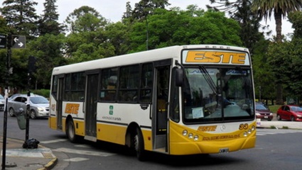 La UTA anunció que hubo acuerdo y no habrá paro de colectivos en La Plata