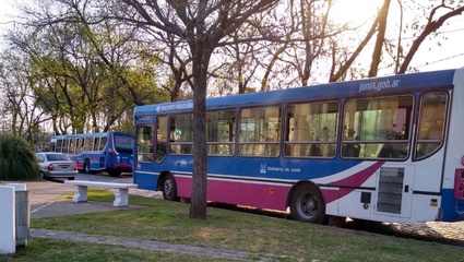 Junín: el intendente Petrecca utilizó colectivos del transporte público para que la militancia asista al acto del #SíSePuede