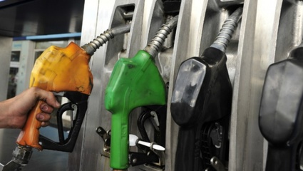 Al borde del fin del congelamiento de combustibles, advierten sobre un nuevo aumento del 5%