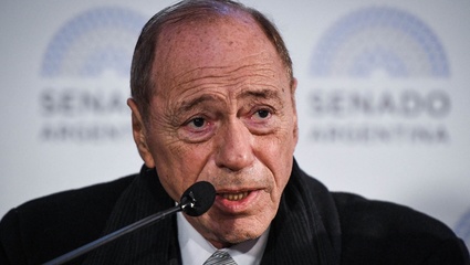 Zaffaroni, polémico: "Los medios hegemónicos cumplen la función de un partido único, como el de Hitler"
