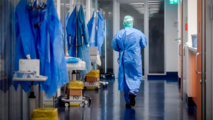 Carta de la Facultad de Medicina: "El personal sanitario y el sistema de salud están por colapsar"
