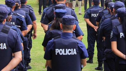 Policías de la bonaerense convocan a una retención de tareas para el lunes por reclamos salariales