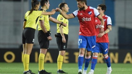 La ministra de Mujeres bonaerense se reunió con las primeras juezas de línea en disputar la Copa Libertadores