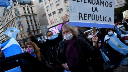 Repudio a la convocatoria de Clarín a marchar frente a la casa de Cristina: “Magnetto, te ganó ella, asumilo”