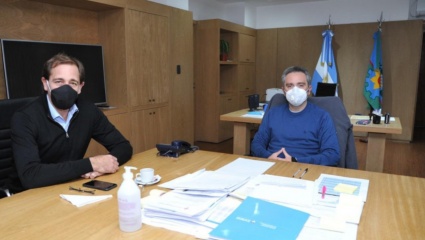 Tomas en Los Hornos: Garro juega a las escondidas con Provincia y la UNLP