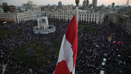 Una tormenta perfecta en el Perú: crisis de representatividad, hartazgo social y neoliberalismo consecuente