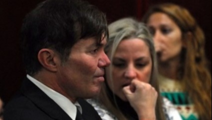 Burlando le soltó la mano a Píparo y Garro le acercó una nueva defensa para su esposo detenido