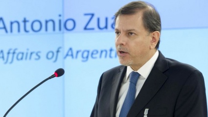 Alberto busca confianza en el embajador Zuain para acordar la producción de la Sputnik-V en el país