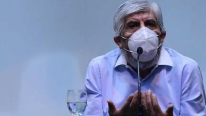 Moyano aclaró que fue vacunado por ser presidente de dos obras sociales y pidió que no hablen "gansadas"