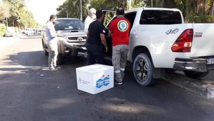 El ministro de Salud de Corrientes tuvo un accidente y descubrieron que transportaba vacunas