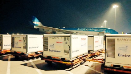 En medio del rebrote, la esperanza: llegan vuelos con vacunas desde Beijing y Moscú hoy y mañana