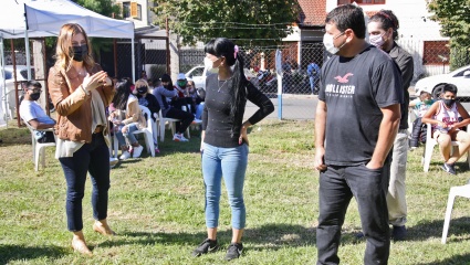Archanco y Saintout recorrieron operativos de documentación en barrios de La Plata