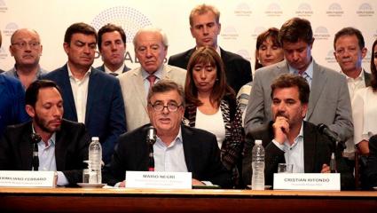 Oposición: rechazo a los anuncios del presidente y ajuste discursivo en torno a la vacunación