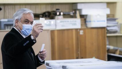 Elecciones en Chile: revés para Piñera y futuro de debates y consensos