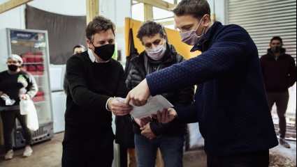 Arias y Martelli visitaron una cooperativa que se sobrepuso a la crisis generada por la pandemia