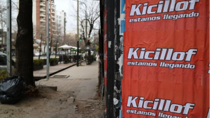 ¿Arrancó la campaña sucia?: La Plata se tiñó de naranja tras una maniobra para perjudicar a Kicillof