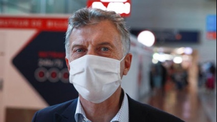 Mientras "descomprime" la interna de JxC, Macri suma críticas por su viaje al exterior