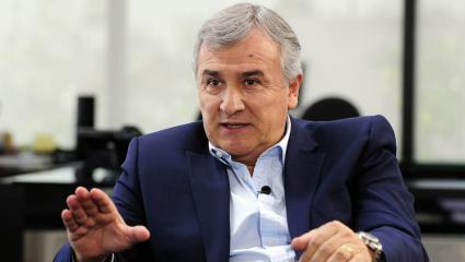 Morales impuso la vacunación obligatoria para estatales y transporte público, con el rechazo de la izquierda