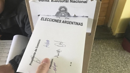 “En ningún caso el tipo de cierre del sobre va a anular el voto”