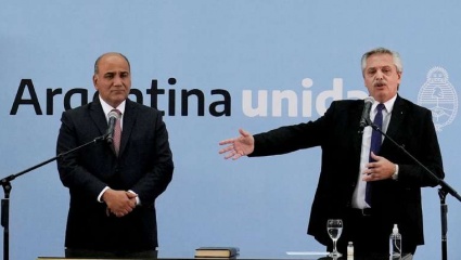 El Gobierno juega su suerte electoral con cataratas de anuncios y cambios en la comunicación