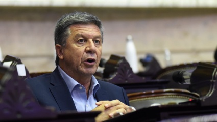Gustavo Menna propuso eximir de impuestos la compra y venta de vehículos de transporte turísticos