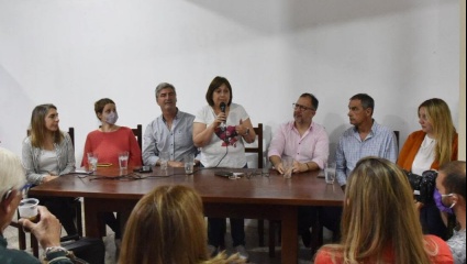 Ocaña recorrió City Bell junto a candidatos locales para fidelizar el voto platense
