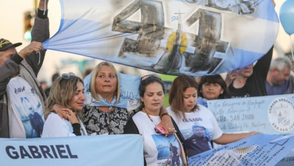 Para los familiares, "quedó demostrado quiénes hacen política con la vida de los 44"