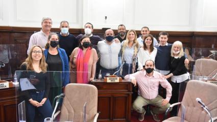 Garro hizo pesar su mayoría y celebró la aprobación del Código de Convivencia: “Hicimos historia”