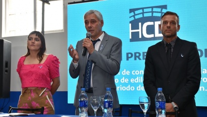 Sin la presencia de Secco ni del Frente Renovador, Cagliardi le tomó juramento a los nuevos ediles 