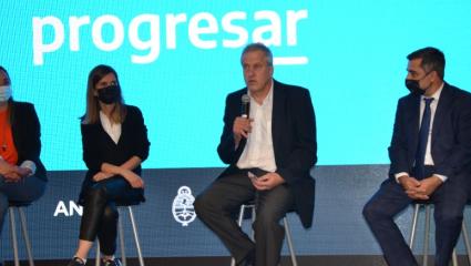 Perczyk: “Más de medio millón de adolescentes se inscribieron a la convocatoria de Progresar”