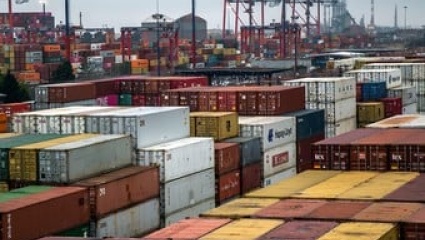 El récord de exportaciones del primer semestre no compensa la enorme salida de dólares 