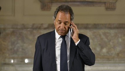 Scioli necesita ayuda para volver a Brasil