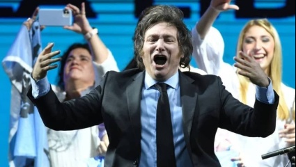 Un policía santiagueño ganó el sorteo del octavo sueldo de Javier Milei