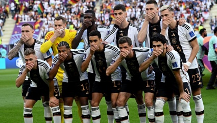 Fuerte protesta de los jugadores alemanes contra la FIFA y Qatar por no permitirles usar el brazalete LGBTIQ+