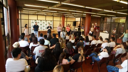 Fernando Gray se reunió con estudiantes que participan del programa Jóvenes y Memoria